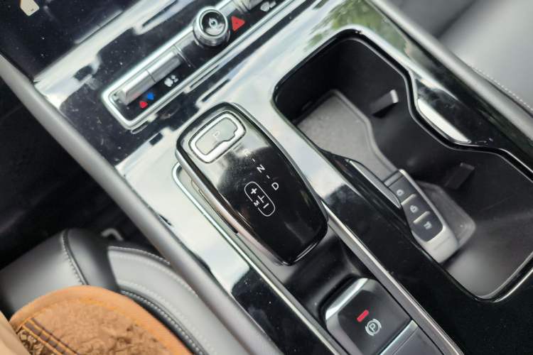 Used Qoros 7 2020 1.6T Escort Elite Model Gear Lever