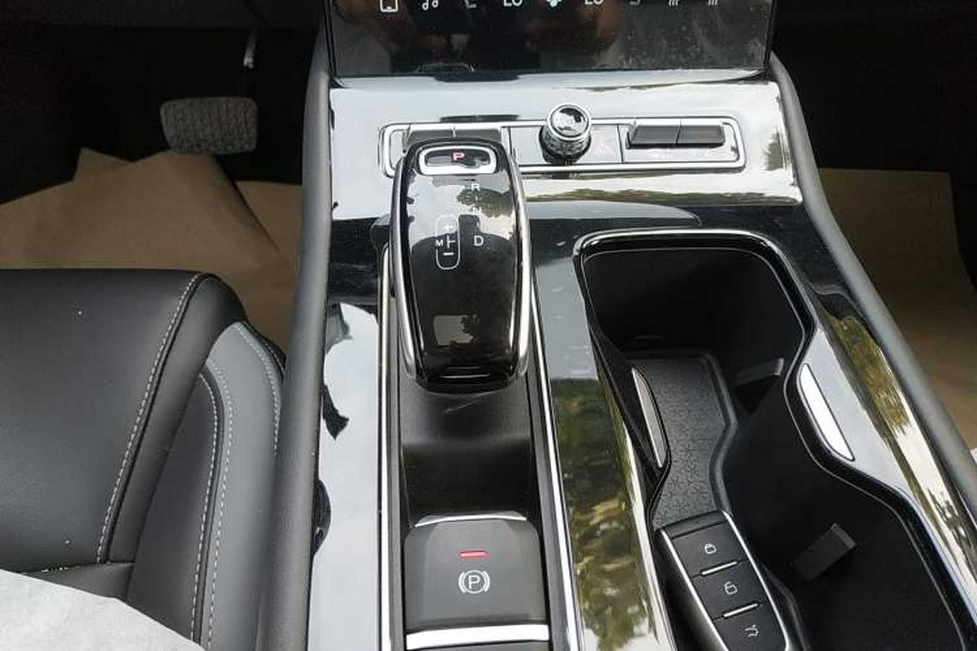 Used Qoros 7 2020 1.8T Escort Elite Edition Gear Lever