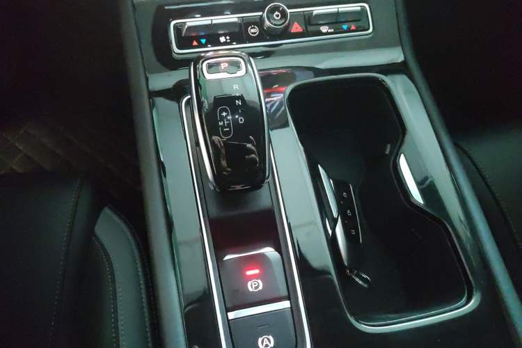 Used Qoros 7 2020 1.8T Flagship Navigation Model Gear Lever