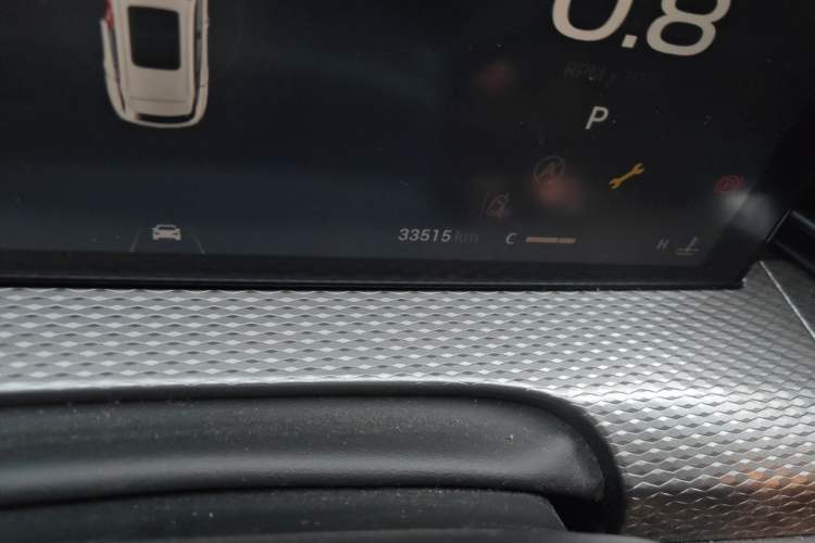 Used Qoros 7 2020 1.6T Cruise Luxury Model Odometer Close Up