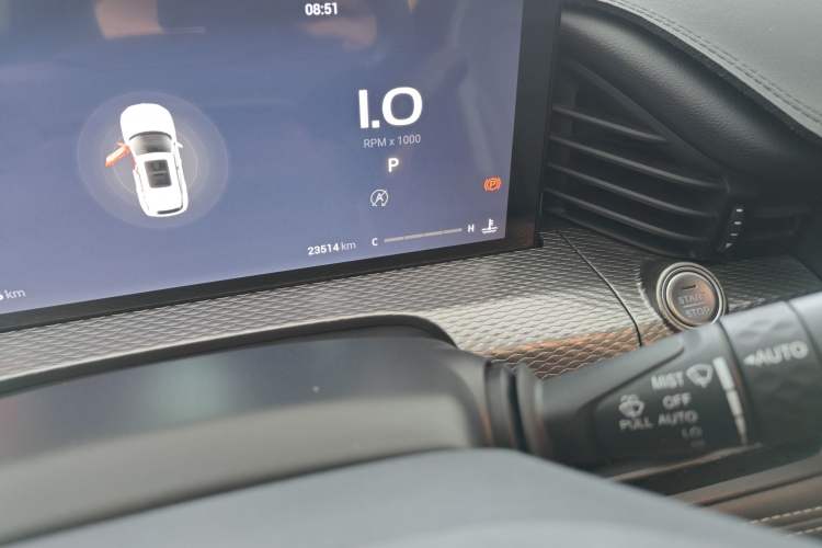 Used Qoros 7 2020 1.6T Cruise Luxury Model Odometer Close Up
