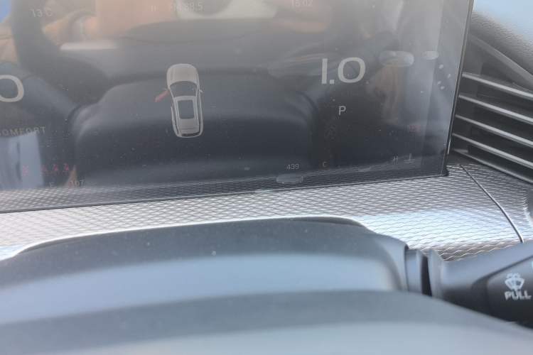 Used Qoros 7 2020 1.8T Cruise Luxury Model Odometer Close Up