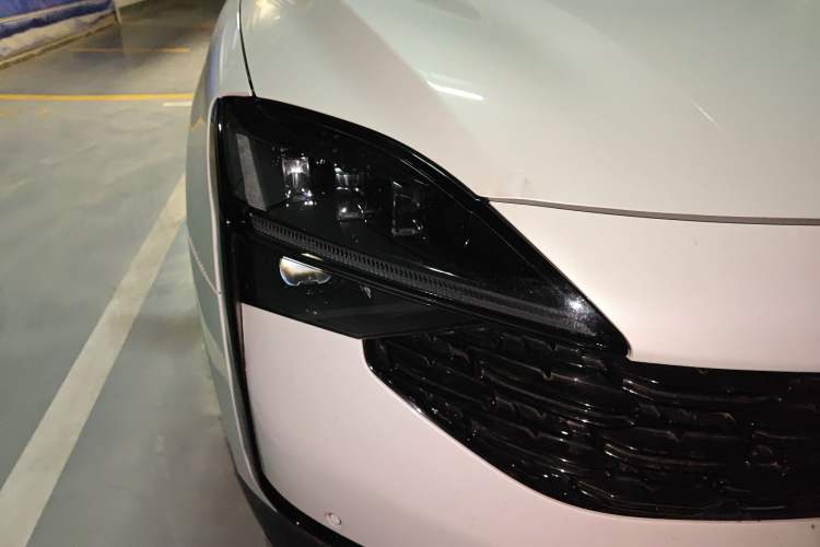 Used Qoros 7 2020 1.8T Flagship Navigation Model Right Front Headlight