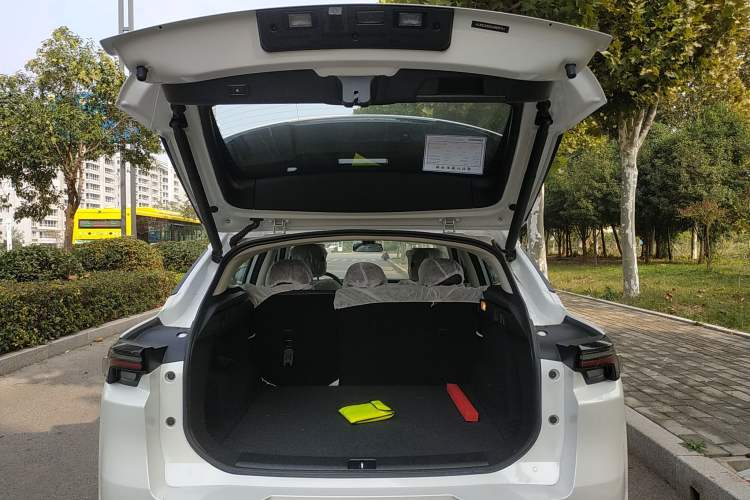 Used Qoros 7 2020 1.8T Escort Elite Edition Trunk
