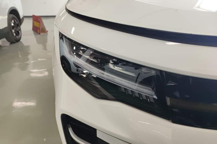 Used Radar Horizon 2023 550 km Enjoyment Edition Right Front Headlight