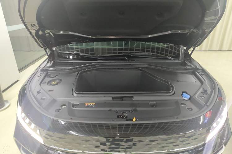 Used Radar Horizon 2023 410 km Science & Innovation Version Engine Bay
