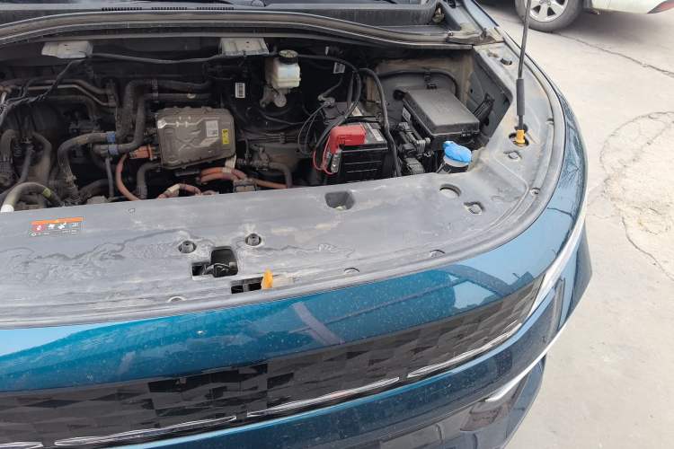 Used Radar Horizon 2023 410 km Entrepreneur Edition Engine Bay Left