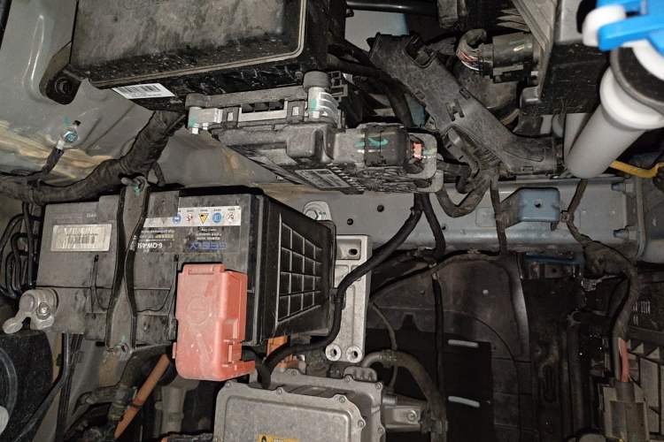 Used Radar Horizon 2023 410 km Entrepreneur Edition Engine Bay Left
