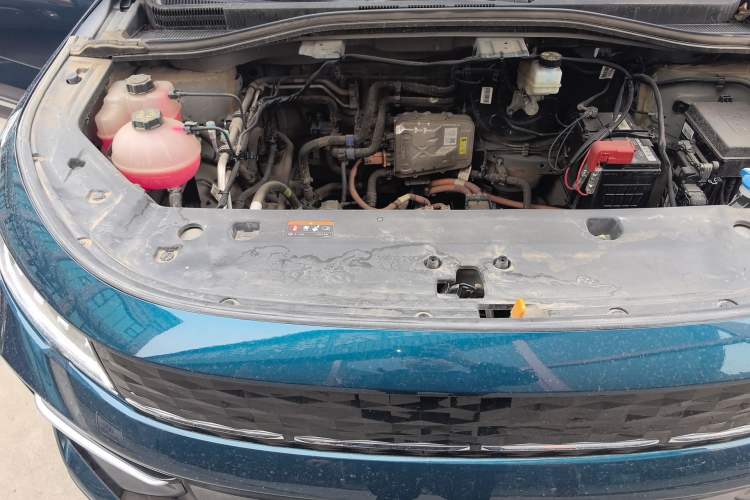 Used Radar Horizon 2023 410 km Entrepreneur Edition Engine Bay Right
