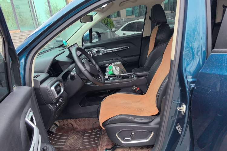 Used Radar Horizon 2023 410 km Entrepreneur Edition Left Front Seat