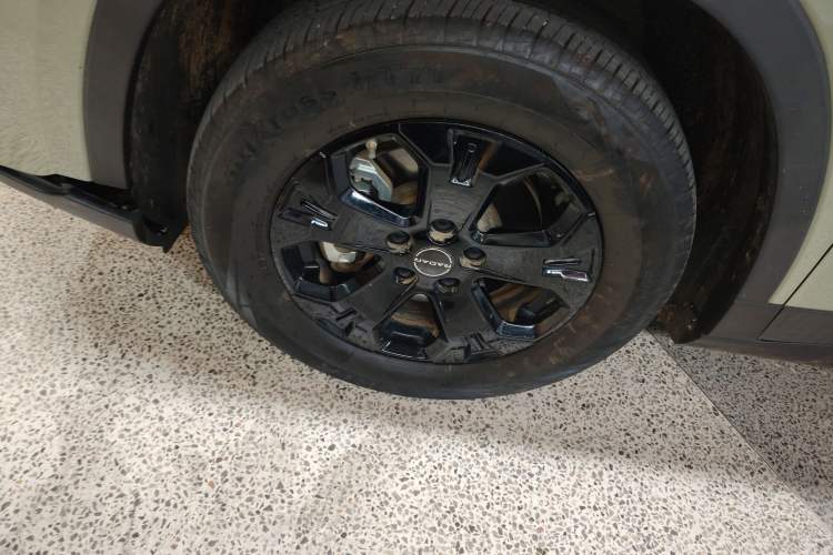 Used Radar Horizon 2023 550 km Creator Edition Left Front Wheel Hub