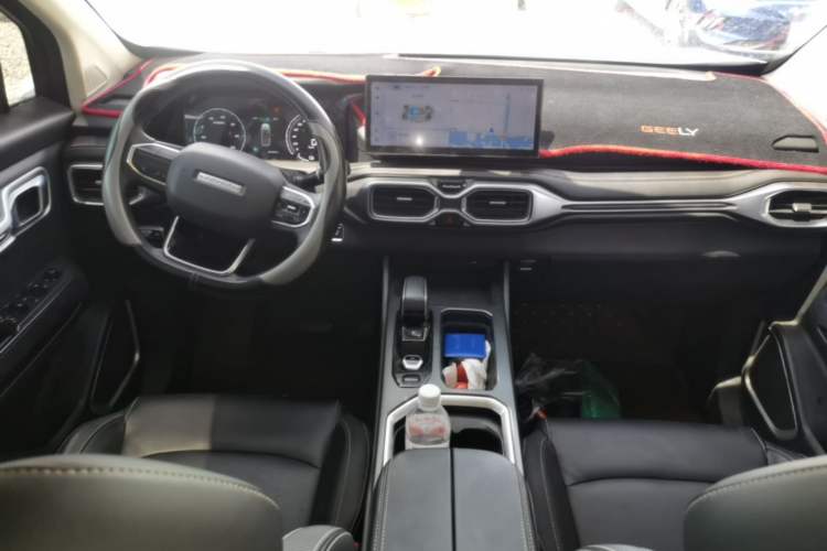 Used Radar Horizon 2023 410 km Launch Edition Center Console
