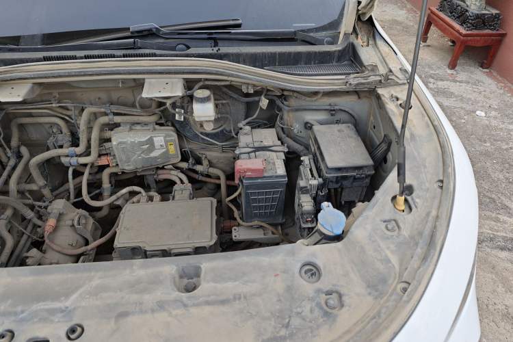 Used Radar Horizon 2023 410 km Entrepreneur Edition Engine Bay Left