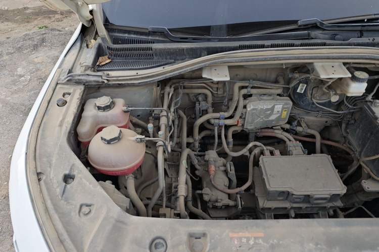 Used Radar Horizon 2023 410 km Entrepreneur Edition Engine Bay Right
