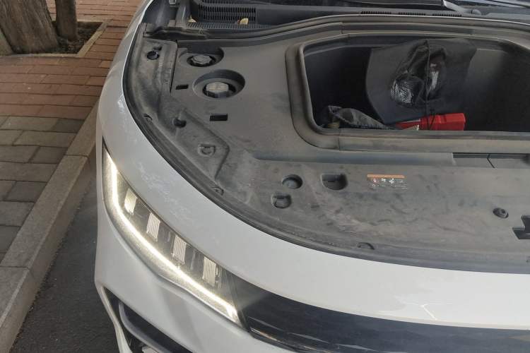 Used Radar Horizon 2023 410 km Entrepreneur Edition Engine Bay Right