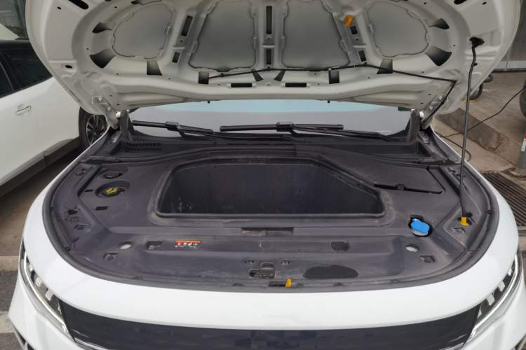 Used Radar Horizon 2023 410 km Entrepreneur Edition Engine Bay
