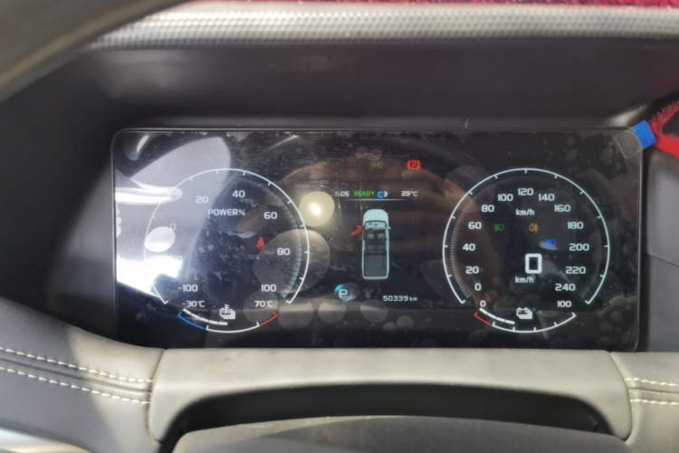 Used Radar Horizon 2023 410 km Launch Edition Instrument Cluster