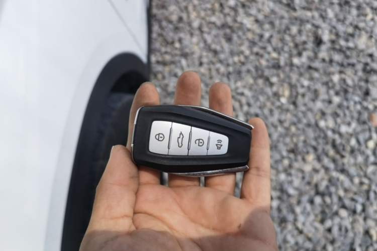 Used Radar Horizon 2023 410 km Launch Edition Interior 1