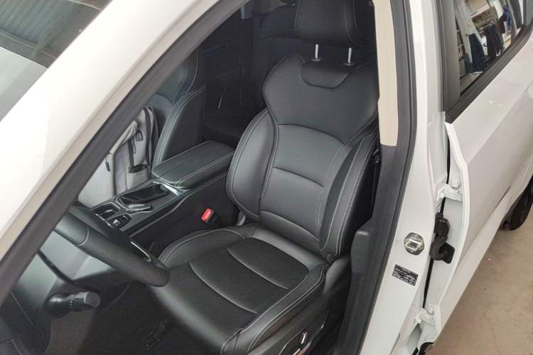 Used Radar Horizon 2023 410 km Science & Innovation Version Left Front Seat