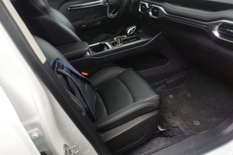 Used Radar Horizon 2023 410 km Entrepreneur Edition Right Front Seat