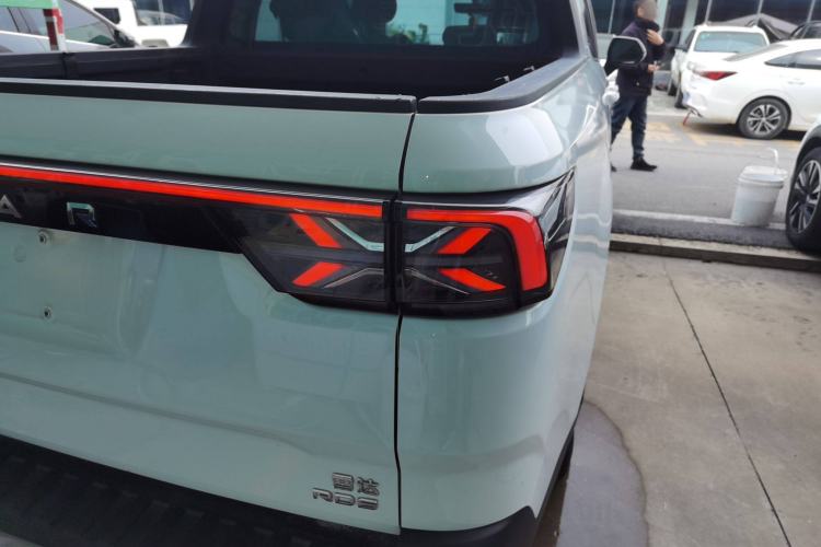 Used Radar Horizon 2023 410 km Entrepreneur Edition Right Rear Taillight