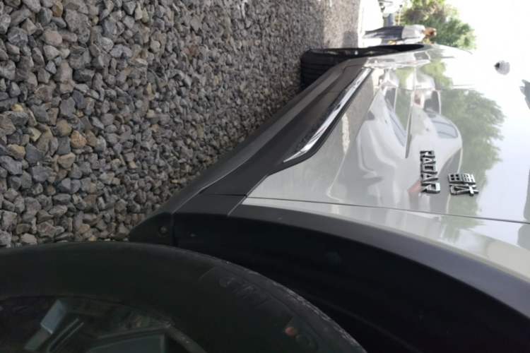 Used Radar Horizon 2023 410 km Launch Edition Right Side Sill