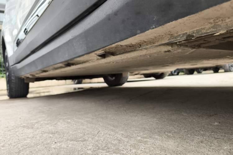 Used Radar Horizon 2023 550 km Creator Edition Right Side Sill