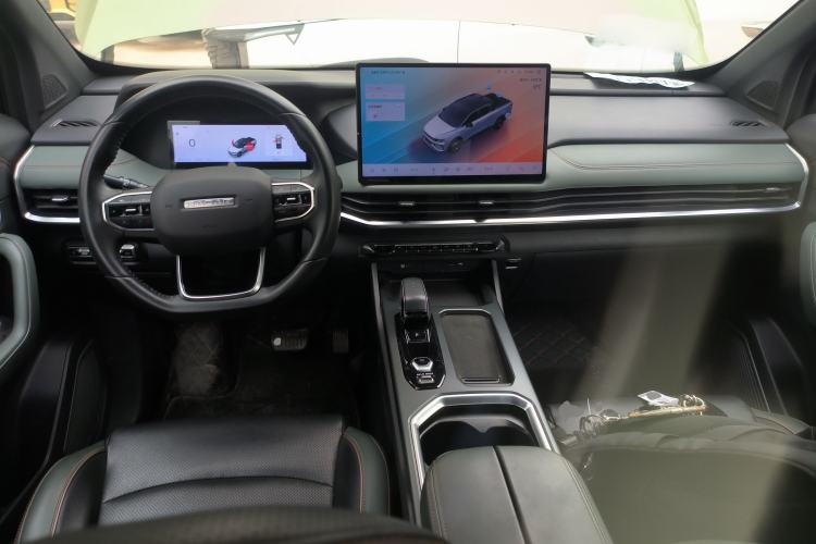 Used Radar Horizon 2024 460 km All-Wheel-Drive Max Version Center Console