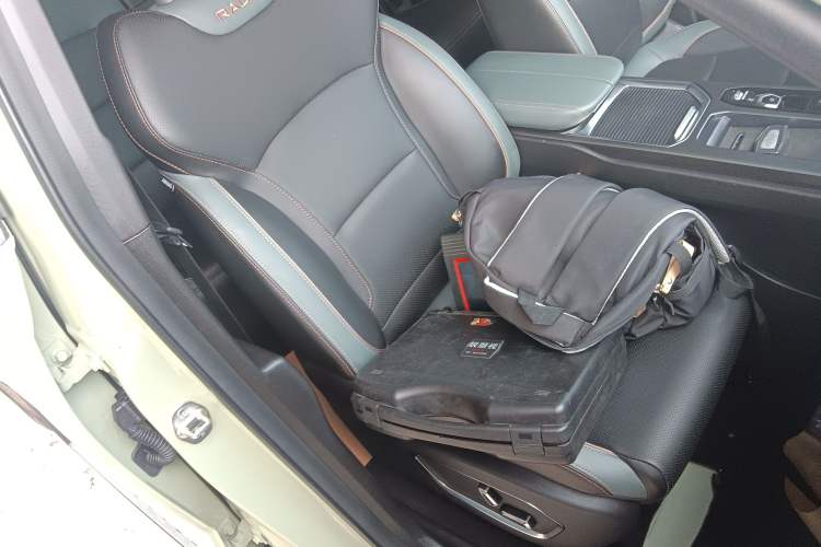 Used Radar Horizon 2024 460 km All-Wheel-Drive Max Version Right Front Seat