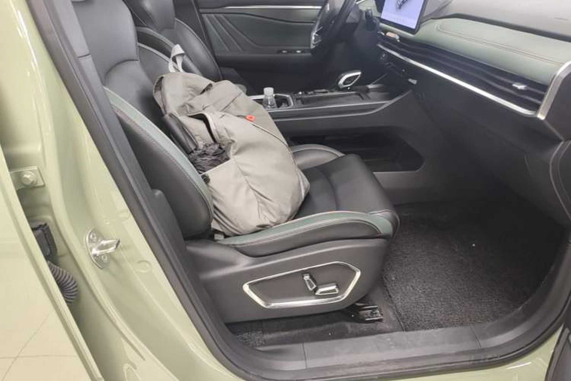 Used Radar Horizon 2024 460 km All-Wheel-Drive Max Version Right Front Seat