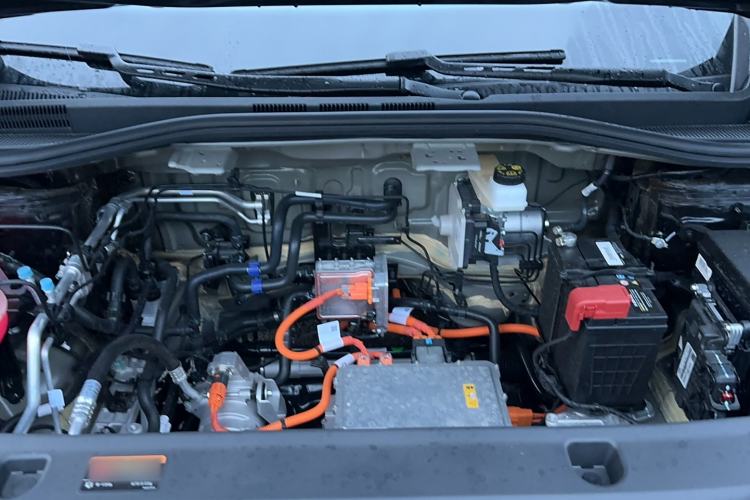 Used Radar King Kong 2025 430 km Two-Wheel Drive Long Bed – Lucky King Engine Bay