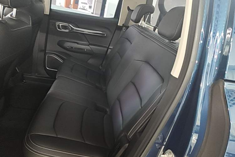 Used Radar King Kong 2025 430 km Two-Wheel Drive Long Bed – Lucky King Left Rear Seat
