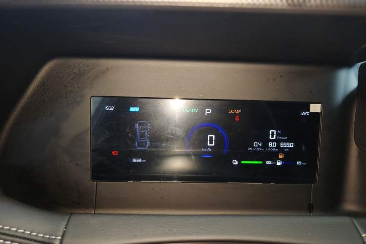 Used Radar King Kong 2025 EM-P Four-Wheel Drive Long-Box "Thousand-Mile Diamond" Instrument Cluster
