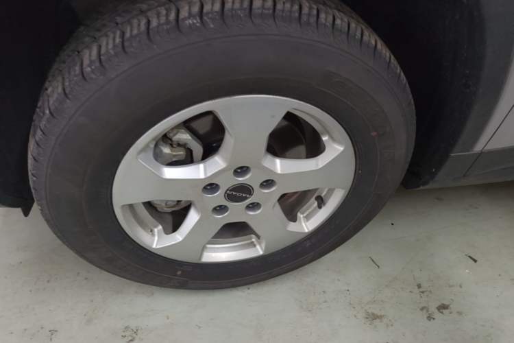 Used Radar King Kong 2025 EM-P Four-Wheel Drive Long-Box "Thousand-Mile Diamond" Left Front Wheel Hub