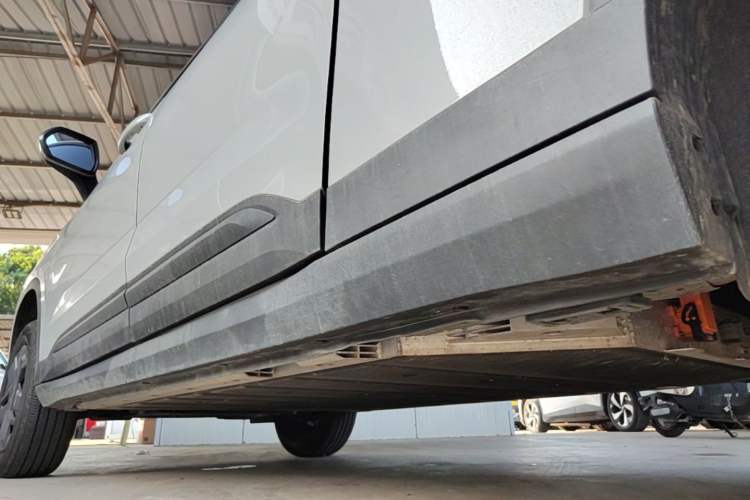 Used Radar King Kong 2025 430 km Two-Wheel Drive Long Bed – Lucky King Left Side Sill