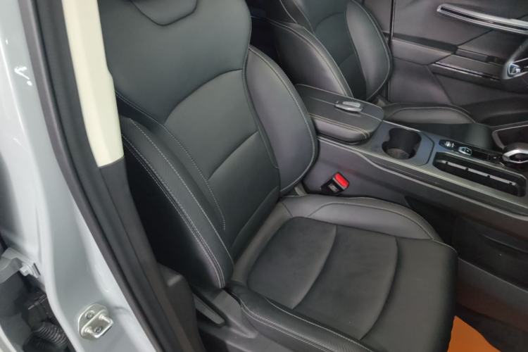 Used Radar King Kong 2025 EM-P Four-Wheel Drive Long-Box "Thousand-Mile Diamond" Right Front Seat