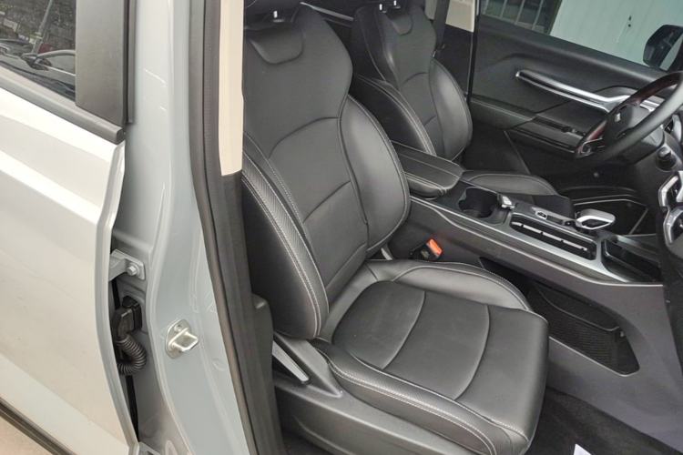 Used Radar King Kong 2025 430 km Two-Wheel Drive Long Bed – Lucky King Right Front Seat