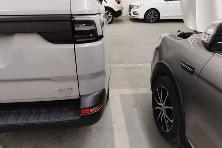 Used Radar King Kong 2025 EM-P Four-Wheel Drive Standard Box – Qianli JinGang Right Rear Taillight