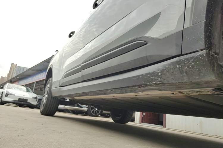 Used Radar King Kong 2025 430 km Two-Wheel Drive Long Bed – Lucky King Right Side Sill