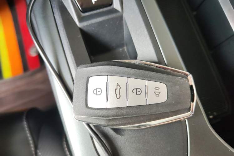 Used Radar King Kong 2025 430 km Two-Wheel Drive Long Bed – Lucky King Vehicle Key