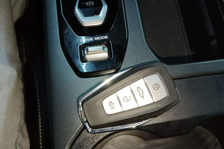 Used Radar King Kong 2025 EM-P Four-Wheel Drive Standard Box – Qianli JinGang Vehicle Key