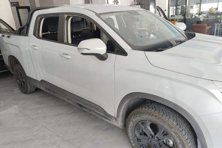 Used Radar King Kong 2025 430 km Two-Wheel Drive Long Bed – Lucky King Front Right 45 Deg