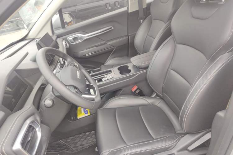 Used Radar King Kong 2025 EM-P Four-Wheel Drive Long-Box "Thousand-Mile Diamond" Left Front Seat