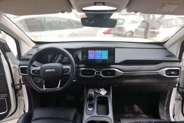 Used Radar King Kong 2025 460 km All-Wheel Drive Long-Box Version – Mighty King Kong Center Console