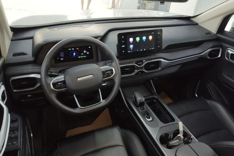 Used Radar King Kong 2025 460 km All-Wheel Drive Long-Box Version – Mighty King Kong Center Console