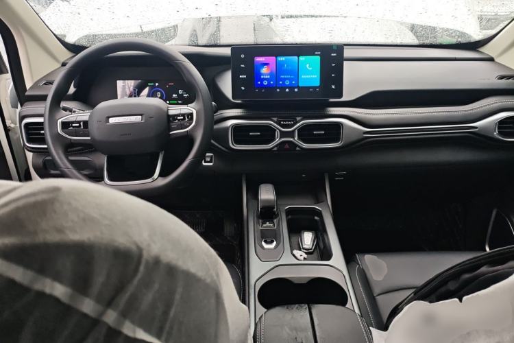 Used Radar King Kong 2025 460 km All-Wheel Drive Long-Box Version – Mighty King Kong Center Console