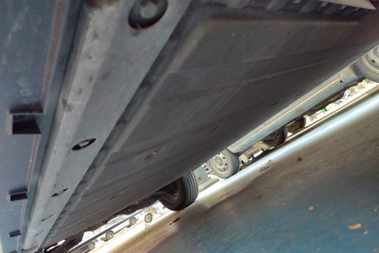 Used Radar King Kong 2025 430 km Two-Wheel Drive Standard Box – Lucky King Chassis Front Right