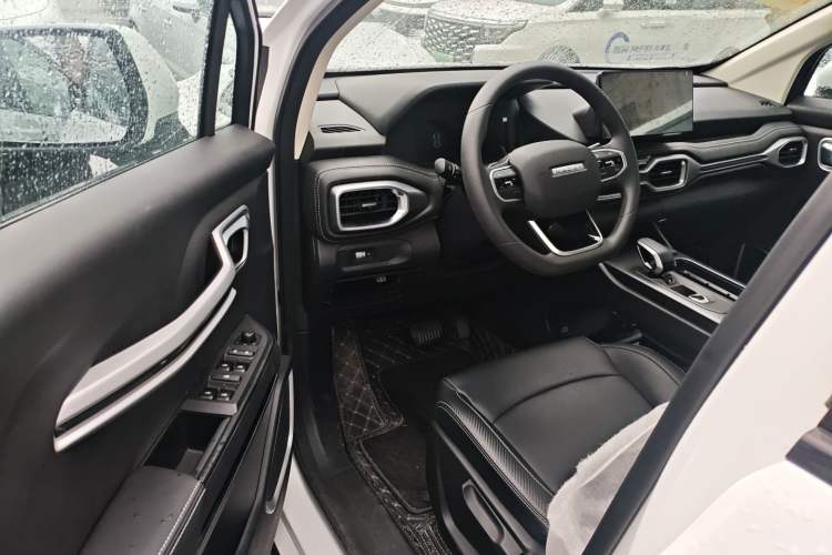 Used Radar King Kong 2025 460 km All-Wheel Drive Long-Box Version – Mighty King Kong Driver Seat