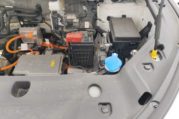 Used Radar King Kong 2025 430 km Two-Wheel Drive Standard Box – Lucky King Engine Bay Left
