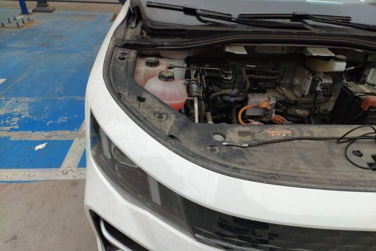 Used Radar King Kong 2025 430 km Two-Wheel Drive Standard Box – Lucky King Engine Bay Right